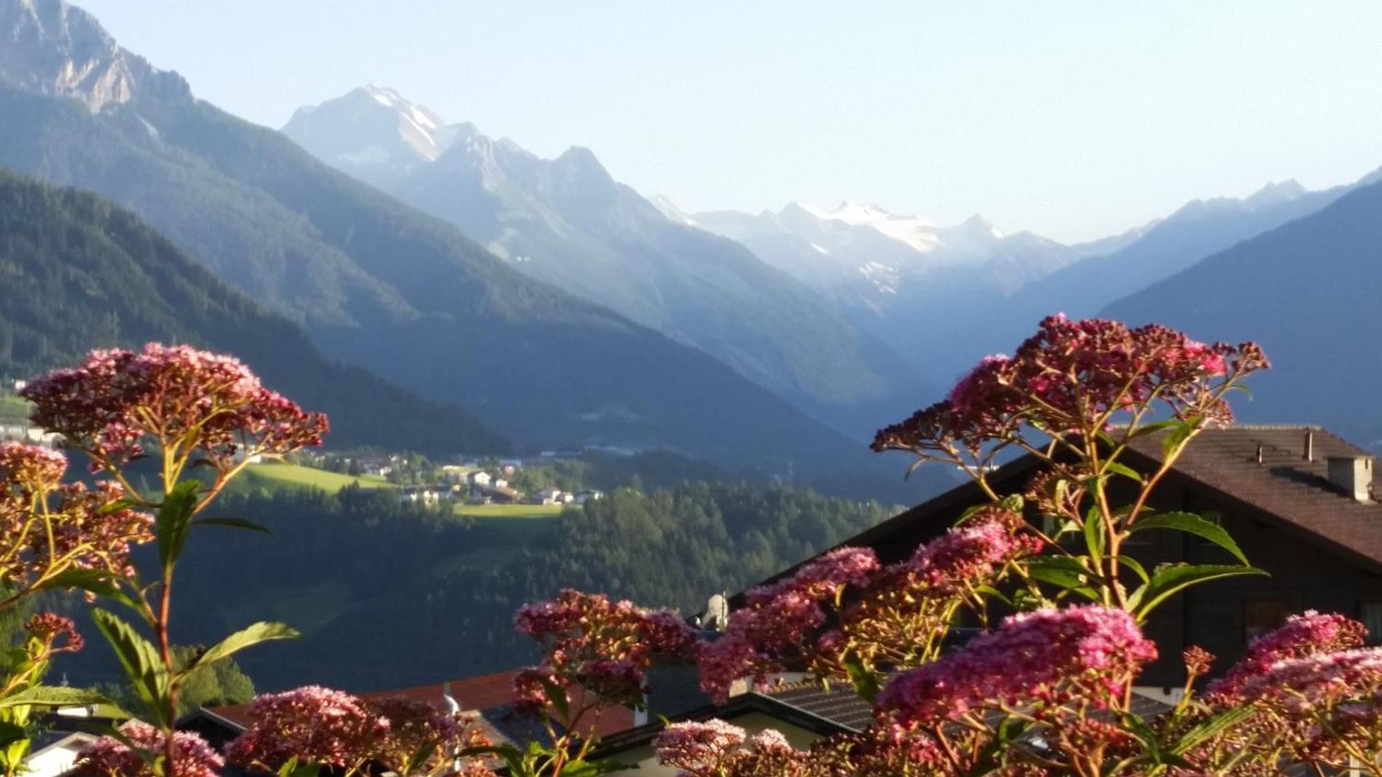 Ferienwohnungen Tiroler Alpenhof Innsbruck Exterior photo