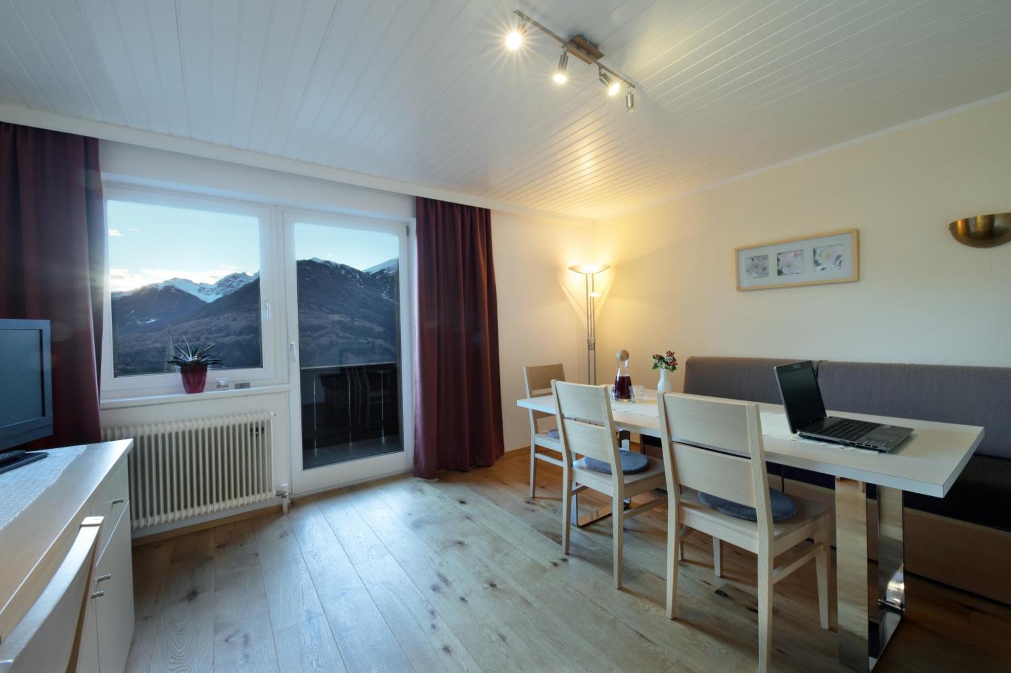 Ferienwohnungen Tiroler Alpenhof Innsbruck Exterior photo