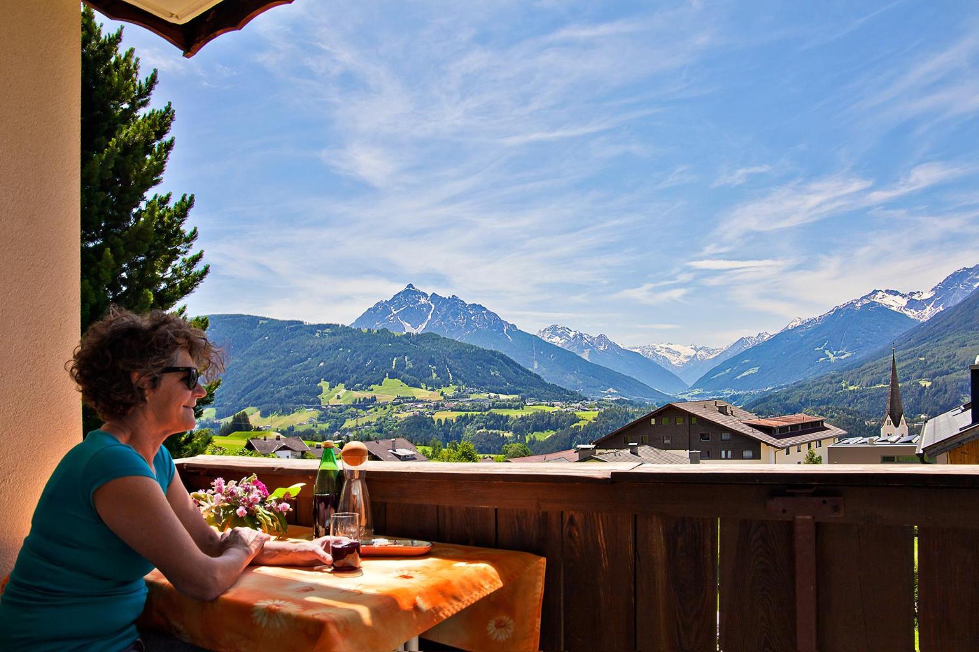 Ferienwohnungen Tiroler Alpenhof Innsbruck Exterior photo